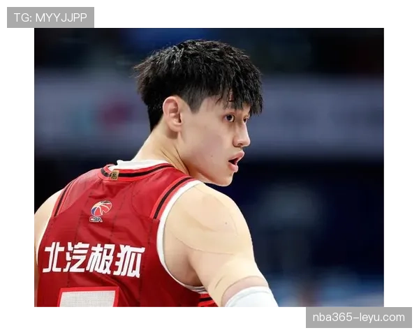 球队主帅：战术大师与人格魅力兼备，引爆球迷期待