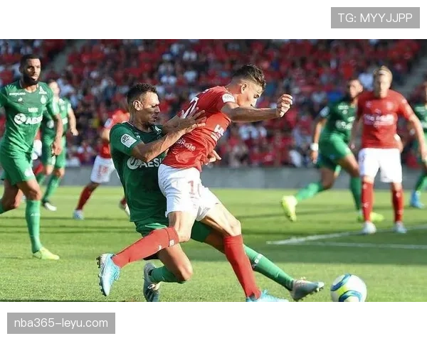 本菲卡防线稳固，状态回暖成焦点