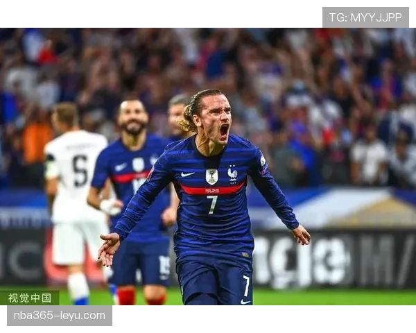 格列兹曼 vs 本泽马:进攻角色与体系适配差异 格列兹曼 vs 本泽马:进攻角色与体系适配差异