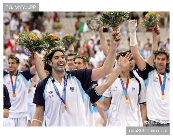 斯科拉低位单打高效输出对比NBA内线前辈显进步